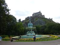 Edinburgh - die Perle Schottlands – Edinburgh Castle ist das Wahrzeichen der Stadt.