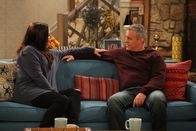 Man with a Plan – Andi Burns (Liza Snyder, l.); Adam Burns (Matt LeBlanc, r.)