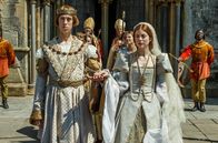 The Spanish Princess – Prince Arthur (Angus Imrie, l.), Catherine of Aragon (Charlotte Hope, r.)