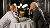 Unser Traum von Kanada – Richard (Michael Gwisdek) besucht seine deutsche Freundin Iris (Katja Weitzenböck) in ihrem Restaurant und bittet sie, an seiner Geburtstagsfeier zu kochen.