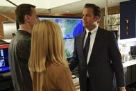 Navy CIS – Der Fall um den ehemaligen britischen Geheimagenten ist immer noch nicht abgeschlossen. Das Team um Tony (Michael Weatherly, r.), Bishop (Emily Wickersham, M.) und McGee (Sean Murray, l.) ermittelt ...