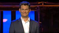 phoenix satire – PHOENIX phoenix satire - extra3 mit Christian Ehring Kabarettist Christian Ehring