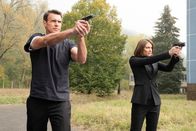 Whiskey Cavalier – Scott Foley (Will Chase), Lauren Cohan (Frankie Trowbridge).