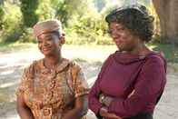 The Help – v.li.: Minny Jackson (Octavia Spencer), Aibileen Clark (Viola Davis)