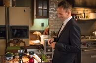 Elementary – Hat der Tod des Paketladen-Besitzers etwas mit Diamantenhandel zu tun? Holmes (Jonny Lee Miller) ermittelt in alle Richtungen ...