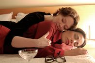 Die Poetin – Elizabeth Bishop (li., Miranda Otto) und Lota de Macedo Soares (re., Glória Pires).