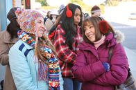 The Middle – Sue (Eden Sher, l.) ist völlig aus dem Häuschen, als Justin Bieber in Indianapolis ein Konzert gibt und versucht mit allen Mitteln, Karten zu bekommen. Frankie (Patricia Heaton, r.) hilft ihr dabei. Unterdessen muss Brick eine bittere Niederlage beim Buchstabierwettbewerb verkraften ...