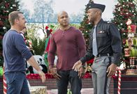 Navy CIS: L.A. – L-R: Special Agent G. Callen (Chris O\'Donnell), Special Agent Sam Hanna (LL Cool J) und Aiden Hanna (Tye White).