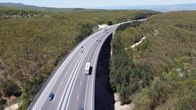 Abenteuer Straße – Im Durchschnitt kommt es auf der Trakija-Autobahn jeden Monat zu zweihundertfünfzig Unfällen und zweiundvierzig Todesfällen.