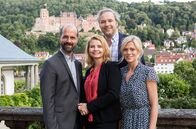 Hotel Heidelberg – ARD Degeto HOTEL HEIDELBERG - KINDER, KINDER! Uhr im ERSTEN. Von links nach rechts: Ingolf Muthesius (Christoph Maria Herbst), Annette Kramer (Annette Frier) und ihre Geschwister Stefan (Stephan Grossmann) und Floriane (Nele Kiper).
