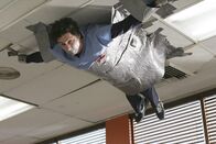 Scrubs - Die Anfänger – Eine sichere Aktion um J.D. (Zach Braff) ruhig zu stellen ...