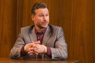 Danni Lowinski – Sitzt durch Dannis Verrat wegen vermeintlichem Mord an einem korrupten Polizisten im Knast: Pit (Dirk Borchardt) ...