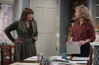 Last Man Standing – Carol (Tisha Campbell, l.); Vanessa Baxter (Nancy Travis, r.)