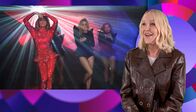 Hitgiganten - Die Stars hinter den Stars – Sie liefern die Beats, schreiben die Hooks, zaubern aus einer Melodie einen Welthit. Und doch kennt sie kaum jemand: Deutschlands erfolgreichste Musikproduzenten! Von der ersten Idee bis zum letzten Ton: Sie geben den Künstler*innen eine Stimme. Und was wären all die berühmten Lieder ohne ohrwurmtaugliche Melodien und ohne eingängige Texte? Genau: nichts! Deshalb geht ohne Komponisten und Textdichter nichts im Musikbusiness. In einer unterhaltsamen Reise durch die Musikwelt rückt diese Sendung genau diese kreativen Köpfe ins Rampenlicht. - Kristina Bach (r) - im Hintergrund Helene Fischer (l)