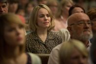 Spotlight – Um der Wahrheit auf die Spur zu kommen, stattet die Reporterin Sacha (Rachel McAdams) auch der römisch-katholischen Kirche einen Besuch ab. Doch diese scheint alles daran zu setzen, das Thema "Kindesmissbrauch" zu vertuschen ...