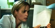 Sacrifice - Todesopfer – Endlich hat Tora (Radha Mitchell) gefunden, was sie gesucht hat, und das ist schrecklich.