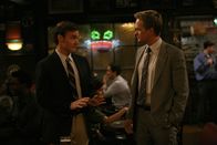 How I Met Your Mother – Randy (Will Forte, l.) bewundert Barney (Neil Patrick Harris, r.) schon seit langem und freut sich darauf, Barneys Co-Pilot beim "Frauen-klar-machen" zu werden ...