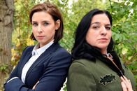 Dennstein & Schwarz – Ein starkes Duo: die Anwältinnen Dr. Therese Schwarz (Martina Ebm) und Paula Dennstein (Maria Happel).