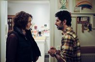 Tatort – Jan Wagner (Reza Brojerdi) braucht Zuspruch von Lena Odenthal (Ulrike Folkerts) (Ulrike Folkerts) , um die Hoffnung auf die Rückkehr seines Sohnes nicht zu verlieren.