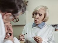 Aber Doktor! – Agnes Kraus - eine der populärsten Fernsehschauspielerinnen der DDR in "Aber Doktor" (1980).