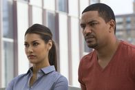 Detective Laura Diamond – Wer hat den jungen Millionär Zac ermordet? Meredith (Janina Gavankar, l.) und Billy (Laz Alonso, r.) versuchen, dies herauszufinden ...