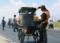 DOK – Seidenstrasse Von Venedig nach Xi'an mit Peter Gysling Folge 6 Baustelle mit chinesischen Arbeitern