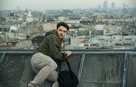 Bastille Day – Michael Mason (Richard Madden) flüchtet über die Dächer von Paris.