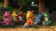 Zogg – Wo sollen wir denn nur eine Prinzessin herbekommen, fragt sich Zogg? Denn das verlangt der Stundenplan von Frau Drache.