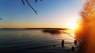Hanseblick – Abendstimmung am Schweriner See. In den Wintermonaten ist der viertgrößte See Deutschlands menschenleer.