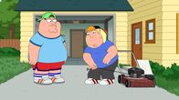 Family Guy – Peter Griffin (l.), Chris Griffin (r.)
