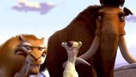 Ice Age – Um einen Menschen-Säugling zurück zu seiner Familie zubringen schließen sich der Einzelgänger Manni (r.), der nervige Sid (M.) und der knurrige Diego (l.) zusammen. Doch einer der drei hat in Wahrheit ganz andere Pläne mit dem Säugling ...