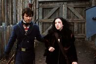Ginger Snaps 3: The Beginning – James (JR Bourne, l.); Brigitte (Emily Perkins, r.)