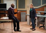 Mom – Alimi Ballard (Professor Gannon), Anna Faris (Christy).
