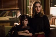 Der Nebelmann – Clea Martini (Lucrezia Guidone, r.) und ihre Tochter (Sabrina Martina, l.).