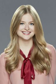 Superior Donuts – (1. Staffel) - Die gutsituierte Maya (Anna Baryshnikov) hat mit ihrer Doktorarbeit alle Hände voll zu tun, aber für einen schnellen Stopp bei "Superior Donuts" nimmt sie sich immer Zeit ...