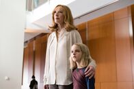 Begabt - Die Gleichung eines Lebens – Evelyn Adler (Lindsay Duncan, l.); Mary Adler (McKenna Grace, r.)