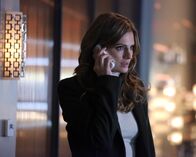 Castle – Kate (Stana Katic) erhält interessante Informationen zum aktuellen Fall ...