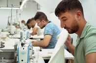 Re: – Die Türkei gehört zu den größten Textil-Exporteuren weltweit. Die Kleidung entsteht in hochmodernen, scheinbar vorbildlichen Fabriken. Allerdings sieht die Realität dahinter anders aus.