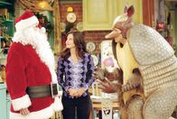 Friends – (v.l.n.r.) Chandler Bing (Matthew Perry); Monica Geller (Courteney Cox); Ross Geller (David Schwimmer)