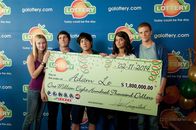 Project: Almanac – v.l.n.r.) Christina (Virginia Gardner), Quinn (Sam Lerner), Adam (Allen Evangelista), Jessie (Sofia Black D'Elia) und David (Jonny Weston) ...