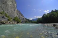 Wilder Rhein – Bizarre Formen prägen die Schlucht des "jungen" Rhein.