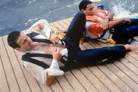 Speed 2: Cruise Control – Wird es Alex (Jason Patric, l.) und Juliano (Temuera Morrison, r.) gelingen, den Aufprall des Kreuzfahrtschiffes auf einen Öltanker zu verhindern?