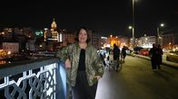 Megacitys - Wenn es Nacht wird in ... – Istanbul ist laut, chaotisch, und viel zu klein für seine knapp 20 Millionen Bewohner. ZDF-Korrespondentin Phoebe Gaa nimmt die Zuschauenden mit in die Dämmerung des Abends und endet früh morgens, wenn die meisten Menschen ausgeschlafen zur Arbeit gehen.