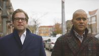 Bull – Werden Bull (Michael Weatherly, l.), Chunk (Chris Jackson, r.) und das restliche Team den neuen Fall zugunsten der Eltern von High-School-Footballstar Jordan Henderson beeinflussen können?