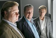 Die Rosenheim-Cops – Kollege Tobias Hartl (Michael Grimm, l.) unterstützt die Ermittlungen von Florian Prantl (Andreas Giebel, m.) und Sven Hansen (Igor Jeftic, r.).