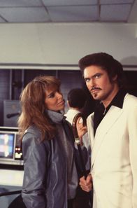 Knight Rider – Adrianne St. Clair (Ann Turkel, l.); Michael Knight (David Hasselhoff, r.)