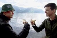 Signes – Signes Mit Fàbio im Theatercamp Fàbio und David stossen an
