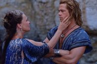 Troja – Lässt Achilles (Brad Pitt, r.) nur ungern wieder in den Krieg ziehen: seine Mutter Thetis (Julie Christie , l.) ...