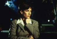 Bat Attack - Angriff der Fledermäuse – Polizistin Ally (Tracy Nelson) untersucht die mysteriösen Todesfälle durch die Fledermäuse.
