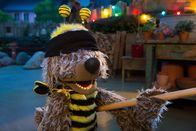 Rudis Rasselbande – Die Nacht von Halloween: Hofhund Buffo (Ulli Voland) traut sich endlich beim Nachbarn zu klingeln.